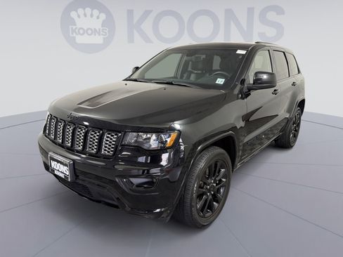Used 2022 Jeep Grand Cherokee Laredo X image 1