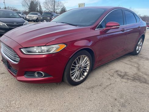 Used 2016 Ford Fusion SE w/ Equipment Group 202A image 4