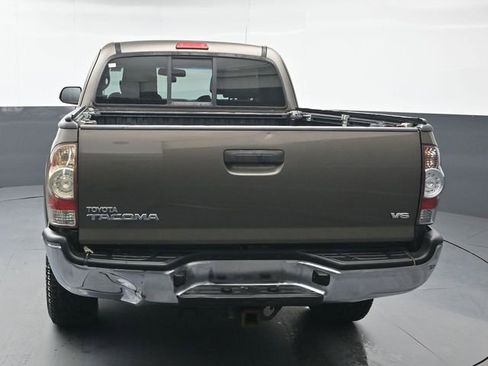 Used 2013 Toyota Tacoma 4x4 Access Cab V6 w/ TRD Off-Road Pkg image 4