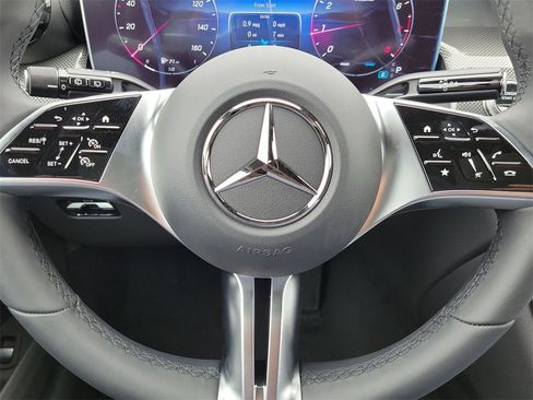 New 2025 Mercedes-Benz GLC 300 image 21