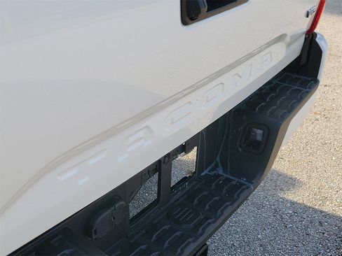 Used 2023 Toyota Tacoma SR5 w/ Technology Package image 6