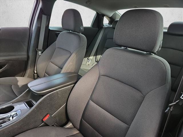 Used 2025 Chevrolet Malibu LT FWD image 11