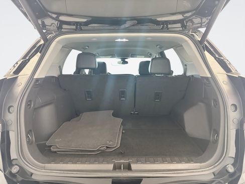 Used 2024 GMC Terrain SLT AWD/4WD image 18