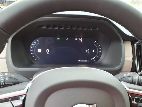 Certified 2026 Volvo XC90 B6 Plus w/ Protection Package Premier image 17