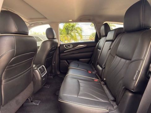 Used 2020 INFINITI QX60 Luxe w/ Essential Package FWD image 8