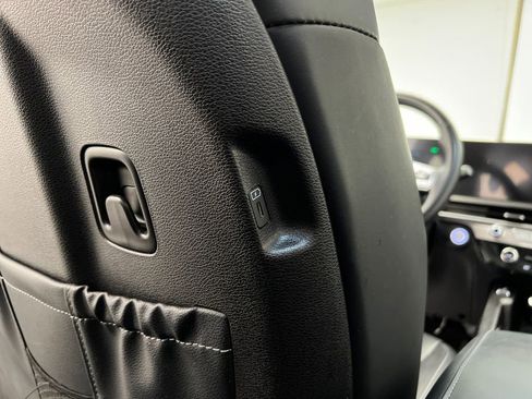 Used 2025 Kia Telluride S image 24