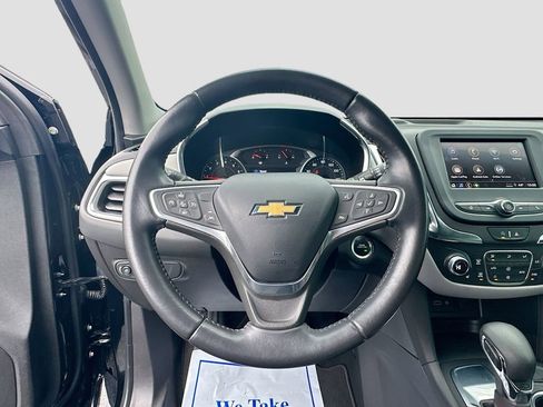 Used 2022 Chevrolet Equinox LT w/ Driver Convenience Package FWD image 11