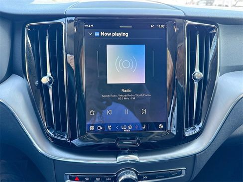 Used 2023 Volvo XC60 B5 Core image 16