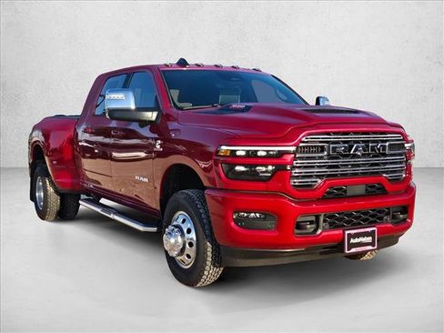 Used 2026 RAM 3500 Laramie w/ Sport Appearance Package AWD/4WD image 7