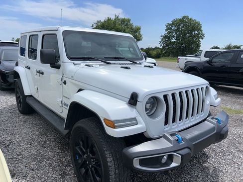 Used 2023 Jeep Wrangler Unlimited Sahara w/ Cold Weather Group AWD/4WD image 2
