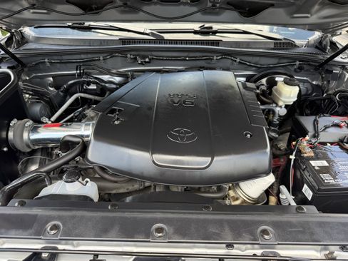 Used 2015 Toyota Tacoma 4x4 Double Cab w/ SR5 Package image 32