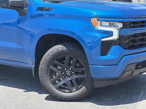 Used 2023 Chevrolet Silverado 1500 RST w/ Z71 Off-Road Package AWD/4WD image 3
