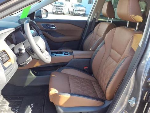 Certified 2026 Nissan Rogue Platinum w/ Platinum Premium Package image 7