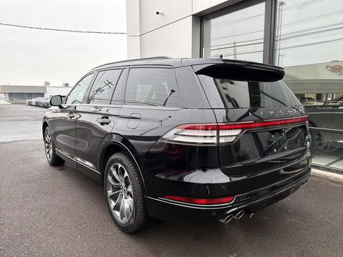 New 2026 Lincoln Aviator AWD image 2