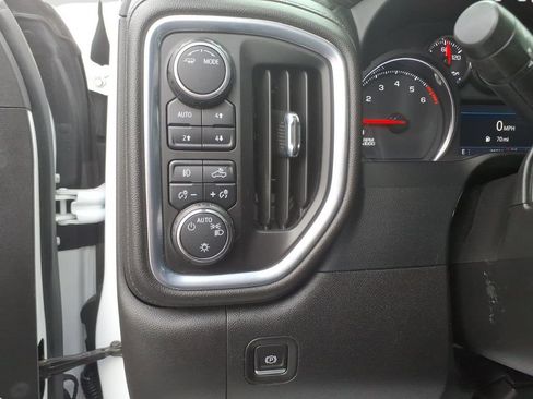 Used 2022 Chevrolet Silverado 1500 LT Trail Boss w/ Convenience Package II image 21