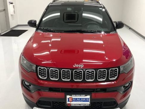 Used 2025 Jeep Compass Limited AWD/4WD image 7