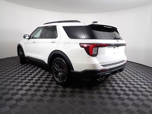 Used 2025 Ford Explorer ST image 11