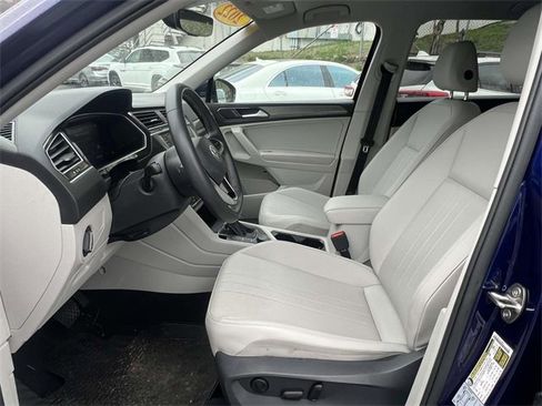 Used 2022 Volkswagen Tiguan SE image 9
