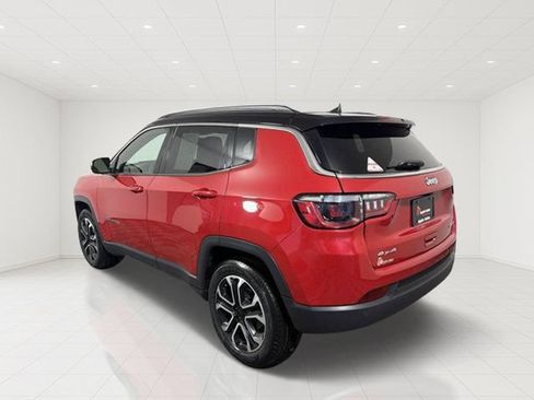 Used 2024 Jeep Compass Limited AWD/4WD image 4