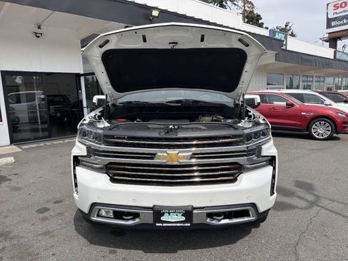 Used 2019 Chevrolet Silverado 1500 High Country w/ Technology Package AWD/4WD image 12