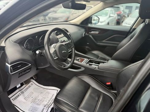 Used 2019 Jaguar F-PACE Prestige image 11
