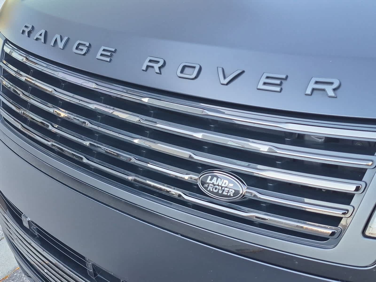 Used 2023 Land Rover Range Rover SV AWD/4WD image 12