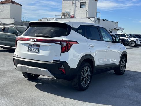 Certified 2025 Kia Seltos LX image 6