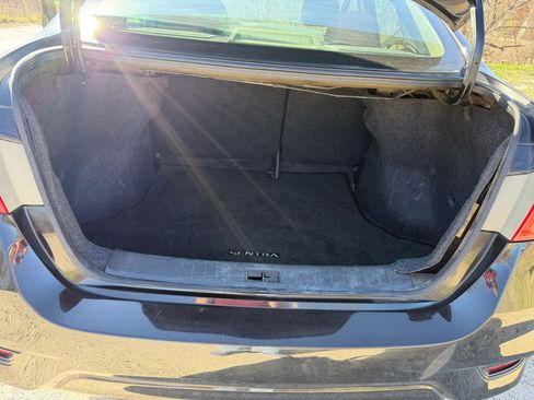 Used 2018 Nissan Sentra S image 5