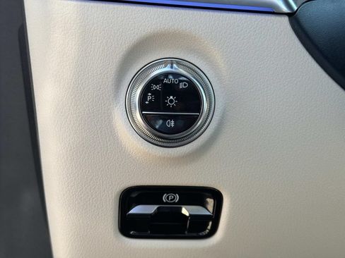 Used 2026 Mercedes-Benz C 300 Sedan image 21