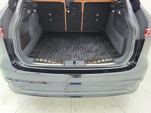 Used 2025 Jaguar F-PACE R-Dynamic S image 14