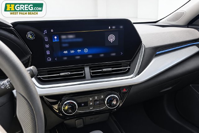 Used 2026 Chevrolet Trax LT FWD image 10