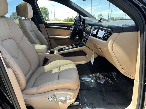 New 2025 Porsche Macan image 18