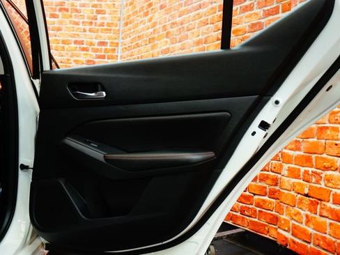 Used 2019 Nissan Altima 2.5 SR FWD image 37