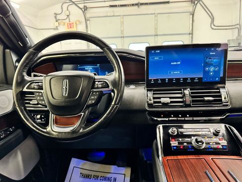 Used 2023 Lincoln Navigator L Reserve AWD/4WD image 21