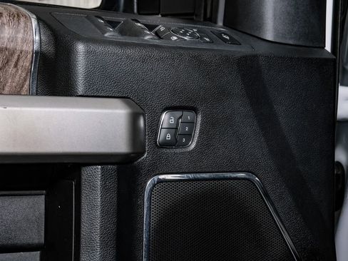 Used 2019 Ford F250 Lariat w/ Lariat Value Package image 32