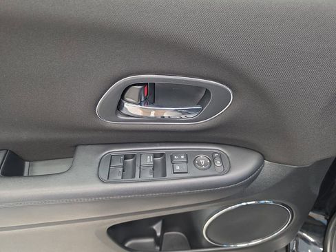 Used 2016 Honda HR-V EX image 16