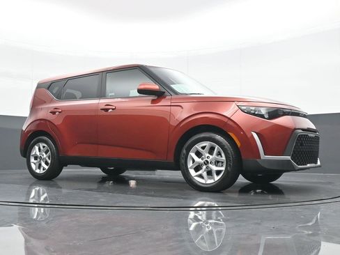 Used 2023 Kia Soul LX w/ Option Group 015 image 23