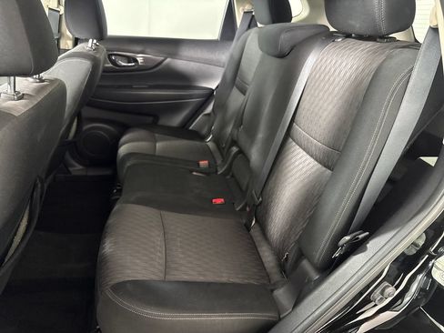 Used 2019 Nissan Rogue SV w/ Premium Package FWD image 13