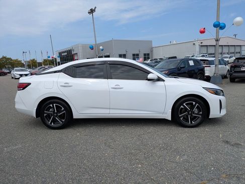 Certified 2025 Nissan Sentra SV FWD image 3