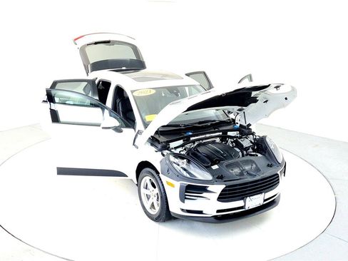 Used 2021 Porsche Macan image 21