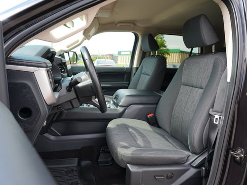 Used 2022 Ford Expedition XLT AWD/4WD image 12