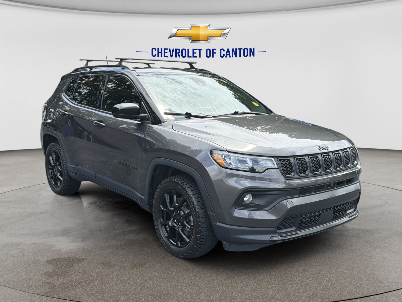 Used 2023 Jeep Compass Latitude AWD/4WD image 3