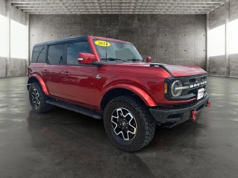 Used 2024 Ford Bronco Outer Banks AWD/4WD image 3