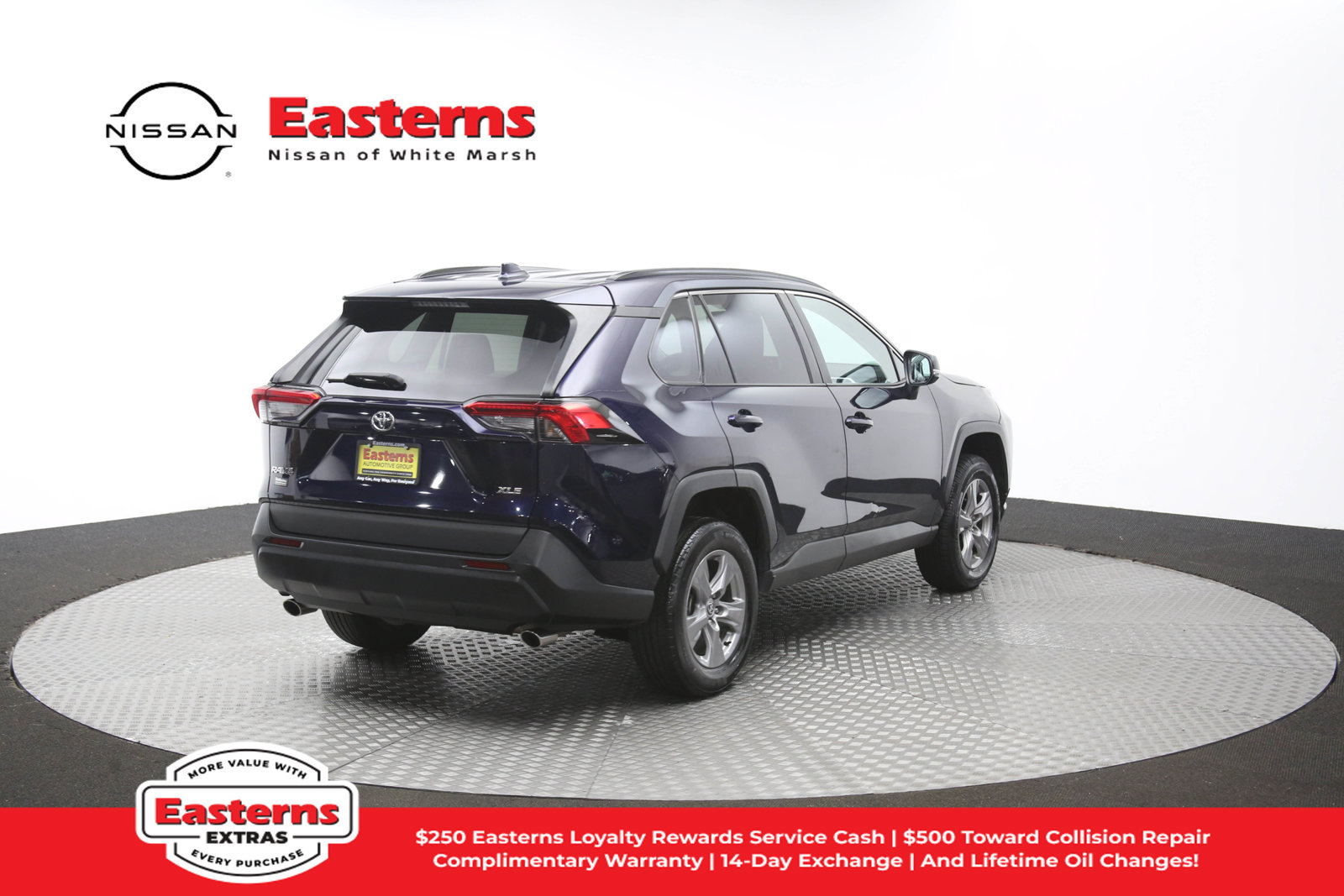 Used 2024 Toyota RAV4 XLE FWD image 40