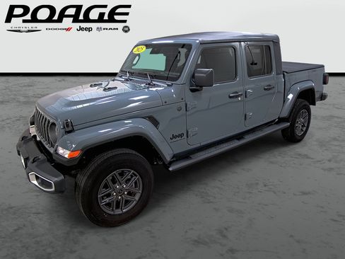 Used 2025 Jeep Gladiator Sport AWD/4WD image 1