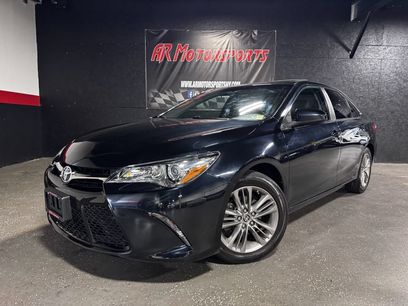 Used 2017 Toyota Camry SE w/ Moonroof Package