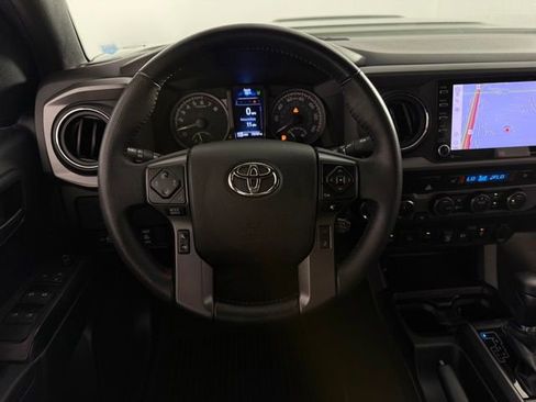 Used 2022 Toyota Tacoma TRD Sport w/ TRD Premium Sport Package AWD/4WD image 21