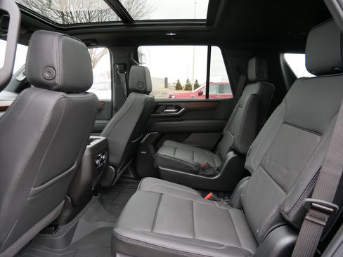 New 2026 GMC Yukon Denali w/ Sun & Power Step Package image 7