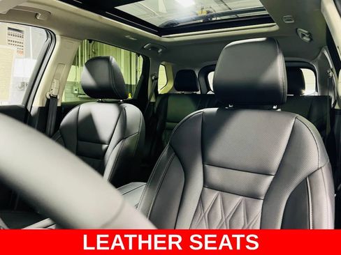 New 2026 Nissan Rogue Platinum w/ Platinum Premium Package AWD/4WD image 3