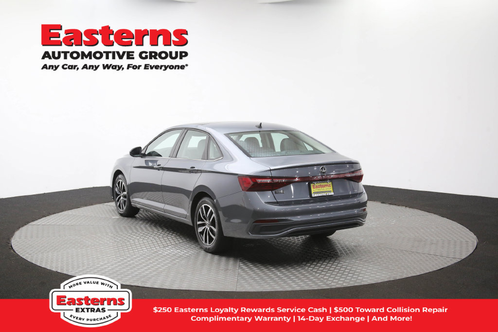 Used 2025 Volkswagen Jetta SE FWD image 64